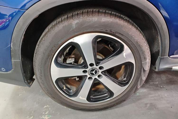 Used Mercedes-Benz GLC 2018 Facelift GLC 260 4MATIC Luxury Edition
