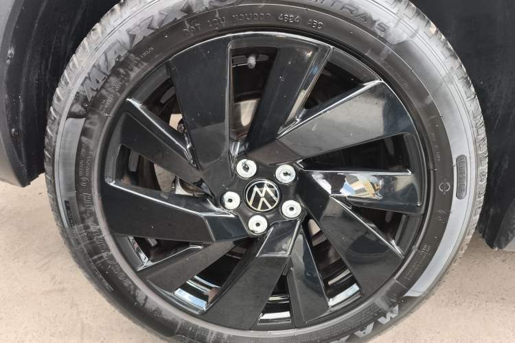 Used Volkswagen Tharu 2025 NewRui 300TSI Prestige Edition
