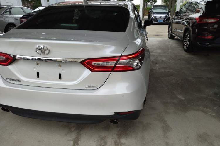 Used Toyota Camry 2021 2.0G Luxury Edition

