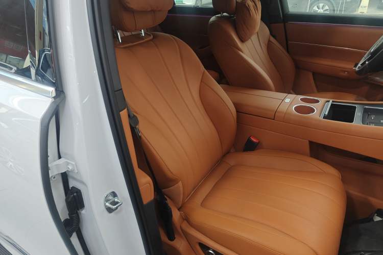 Used Hima AITO M8 2025 Extended-Range Ultra Version 53.4 kWh 6-Seater Edition