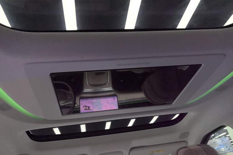 Used XPeng X9 2024 702 Ultra-Long Range Pro
