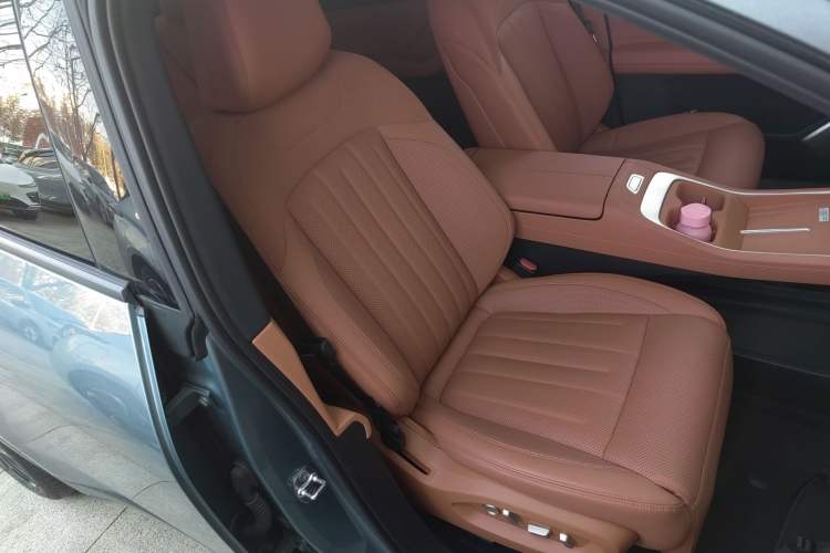 Used ONVO L60 2024 60 kWh Rear-Drive Version
