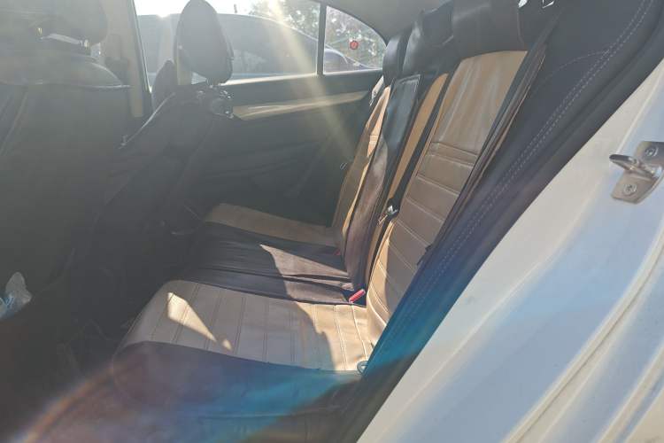 Used Geely Auto Emgrand 2019 Leading Edition 1.5L CVT Upward Asian Games Edition China VI
