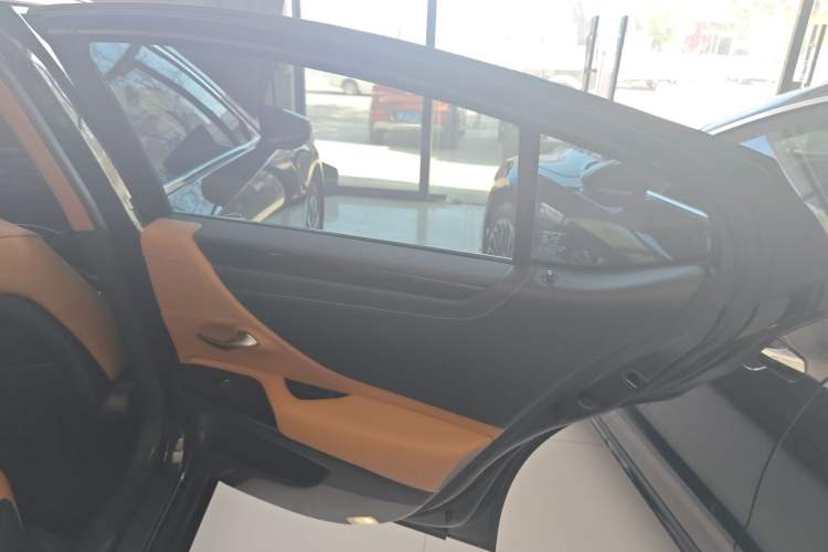 Used Lexus ES 2023 200 Excellence Edition