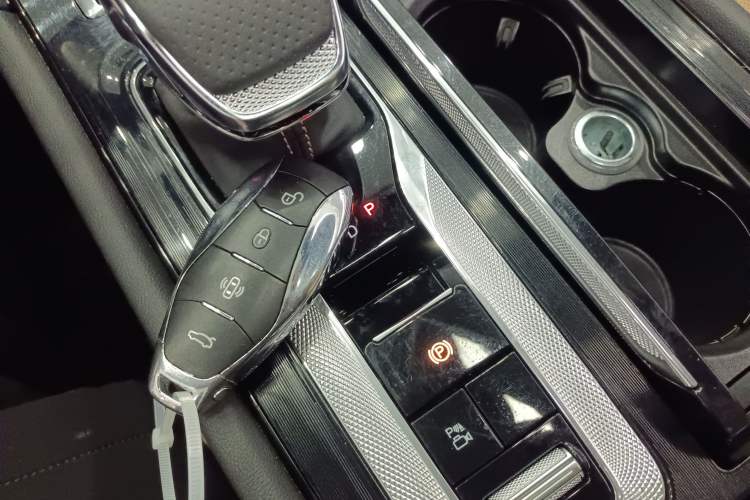 Used Hongqi H6 2023 2.0T ZhiShang Version