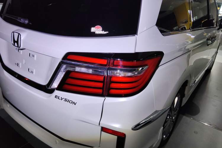 Used Honda Elysion 2016 2.4L Luxury Edition
