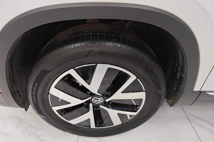 Used Volkswagen Tayron 2024 300TSI Two-Wheel-Drive Luxury Plus Advanced Version