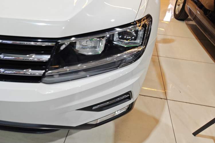 Used Volkswagen Tiguan L 2017 330TSI Automatic Two-Wheel Drive Luxury Edition