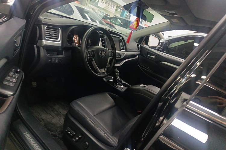 Used Toyota Highlander 2018 2.0T Four-Wheel Drive Prestige Version 7 Seats China VI Standard
