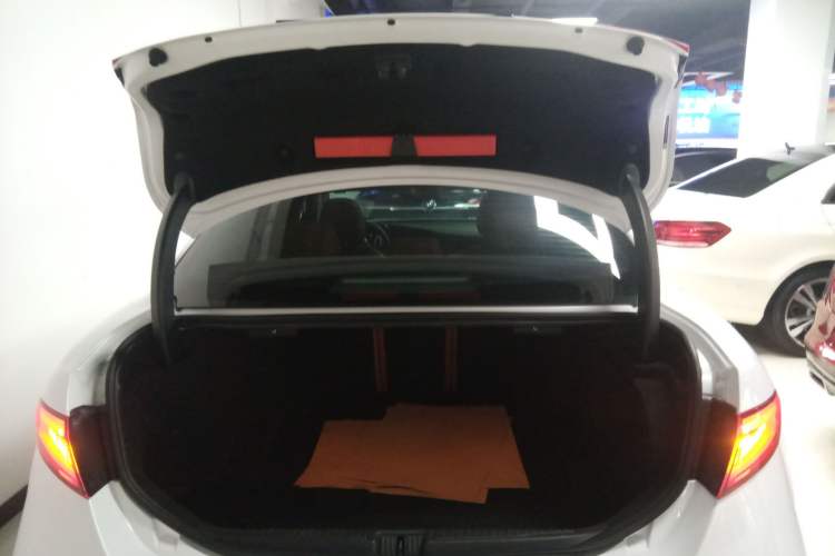 Used Alfa Romeo Giulia 2017 2.0T 200HP Luxury Edition
