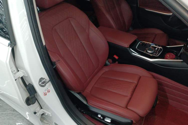 Used BMW i3 2022 eDrive 35 L
