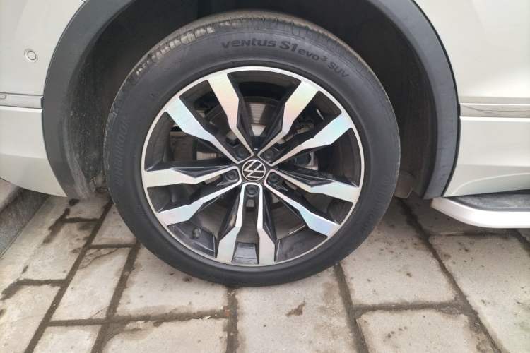 Used Volkswagen Tiguan L 2021 330TSI Automatic Two-Wheel Drive R-Line Enhanced Edition
