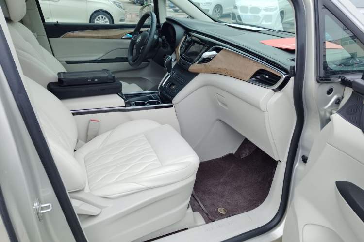 Used Buick GL8 2017 ES 28T Comfort Model China V Standard
