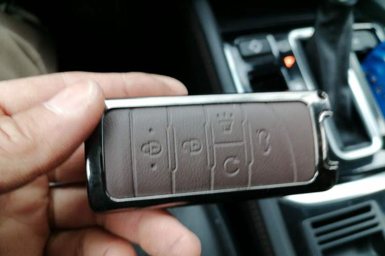 Used GAC Trumpchi GS8 2017 320T Two-Wheel Drive Luxury Smart Connectivity Version (7 Seats)