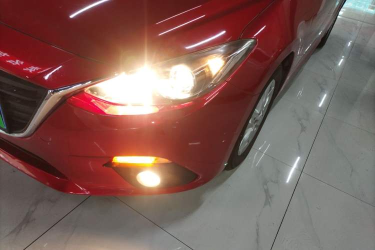 Used Mazda Mazda 3 Axela 2016 Sedan 1.5L Automatic Comfort Model
