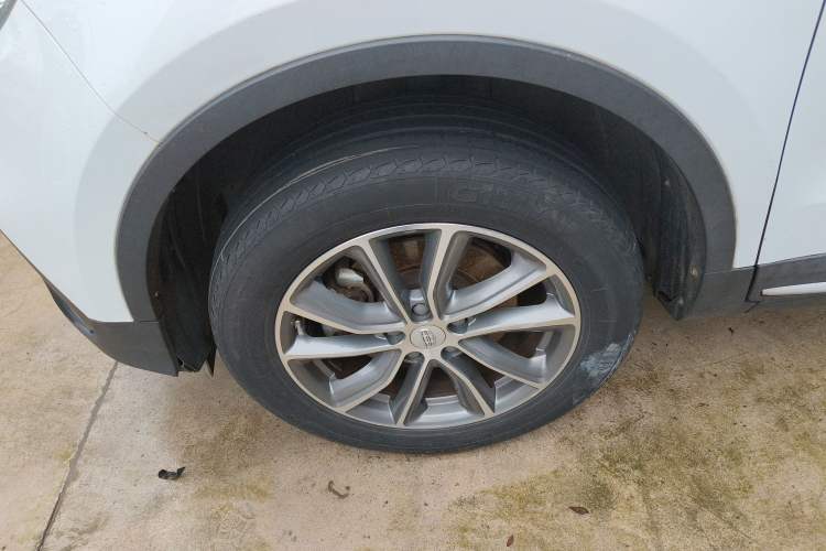 Used Geely Auto Emgrand X7 Sport 2018 1.8TD Automatic Two-Wheel Drive Smart Connect 4G Internet Edition
