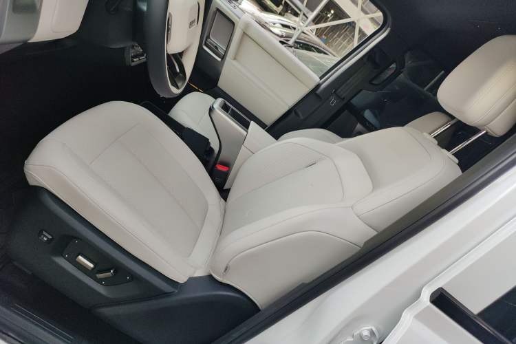 Used  V23 2025 501 Four-Wheel Drive Advanced Version
