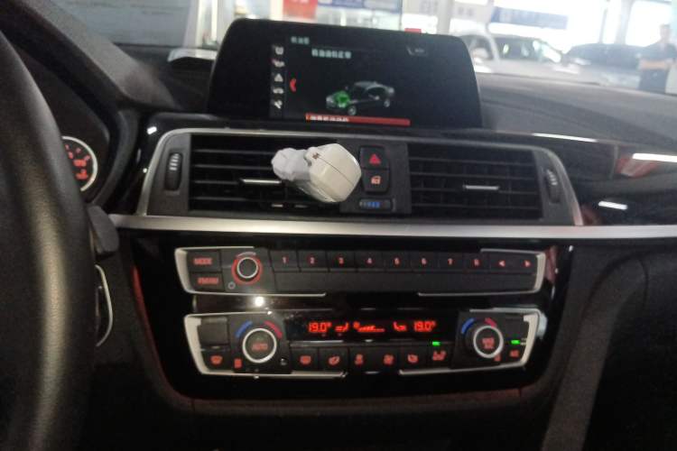 Used BMW 3 Series 2018 320Li Fashion Model
