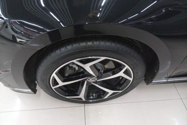 Used Volkswagen Magotan 2025 Zhongxiang Version 330TSI DSG Luxury Edition
