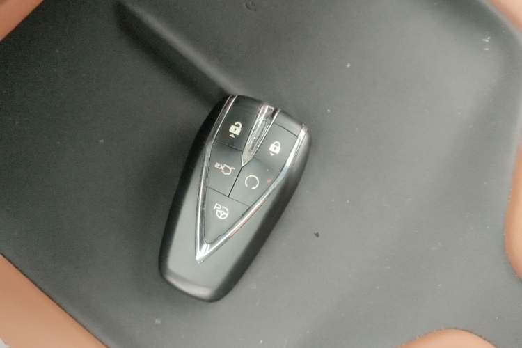 Used Changan UNI-Z New Energy 2024 Blue Whale Smart Electric iDD 125km Excellence Model