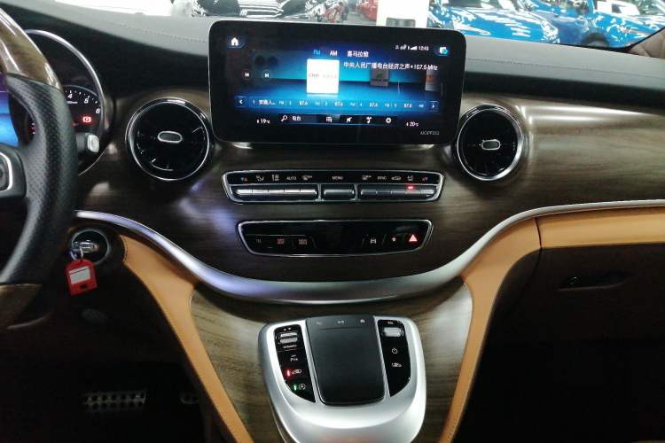 Used Mercedes-Benz V-Class 2020 V 260 L Long-wheelbase Luxury Edition