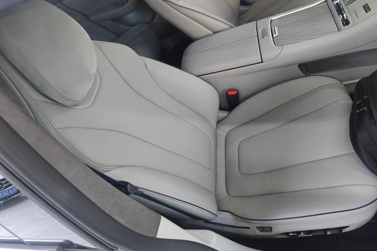 Used Hima Luxeed S7 2025 785 km Ultra