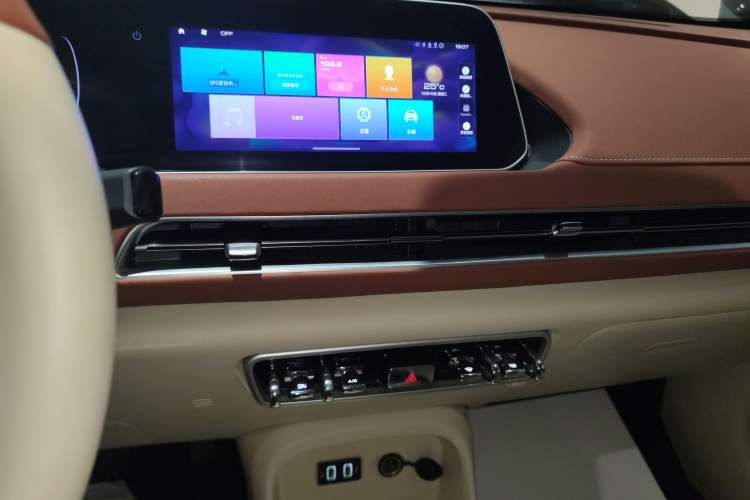 Used ORA Good Cat 2021 400km Standard Range Venus Edition Lithium Iron Phosphate
