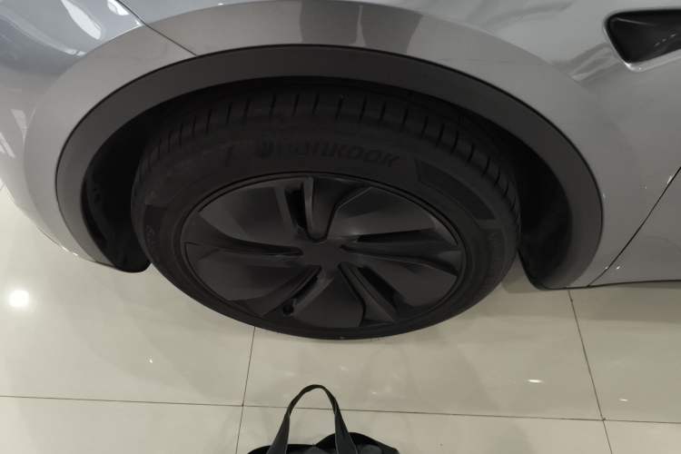 Used Tesla Model Y 2025 Long-Range All-Wheel Drive First Edition
