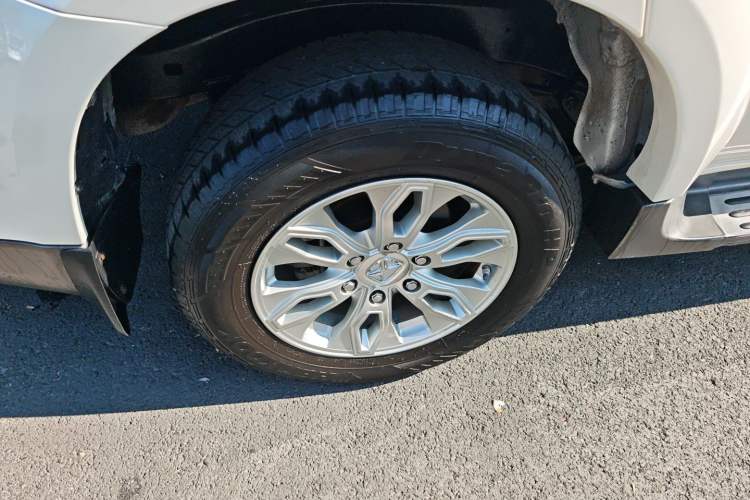 Used JMC Yusheng S350 2016 2.0T Automatic Two-Wheel Drive Gasoline Luxury Edition 5 Seats
