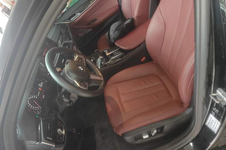 Used BMW 5 Series 2019 Facelifted 530Li Leading Edition M Sport Package