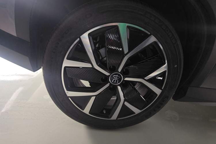 Used BYD Song L DM-i 2025 Intelligent Driving Version 160 km Beyond-Range Type