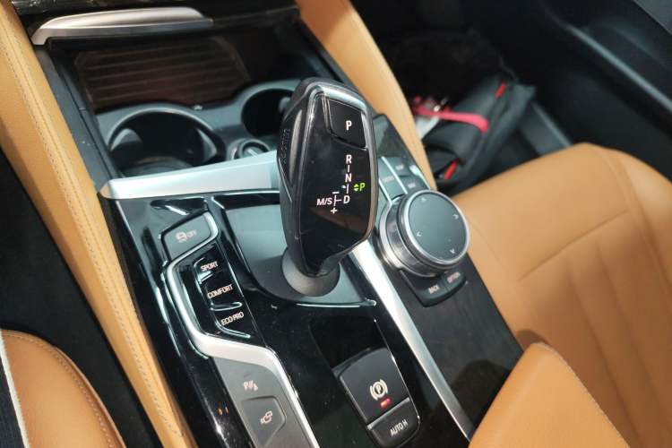 Used BMW 5 Series 2018 530Li Luxury Edition M Sport Package
