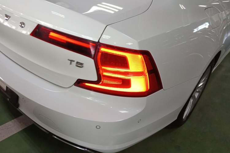 Used Volvo S90 2018 T5 Zhiyuan Edition
