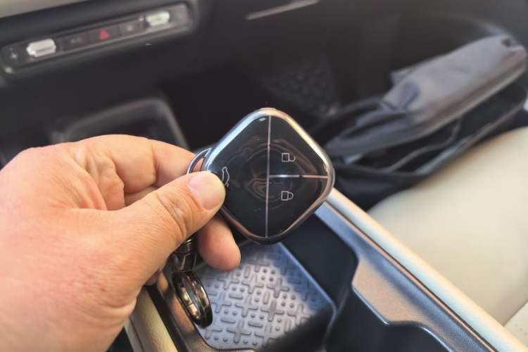 Used Wuling Bingo PLUS 2024 330 km Range Five-Seater Version