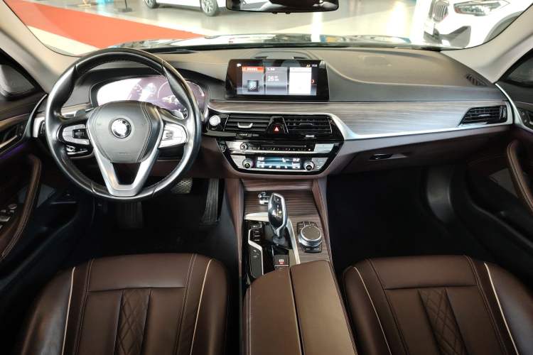 Used BMW 5 Series 2019 530Li Luxury Edition Premium Package
