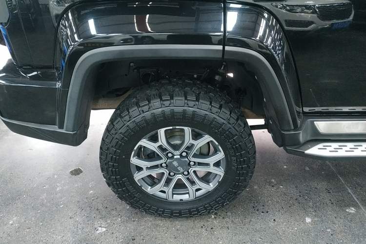 Used  BJ40 2023 2.0T Automatic Four-Wheel Drive Urban Hunter Edition Chivalrous Type