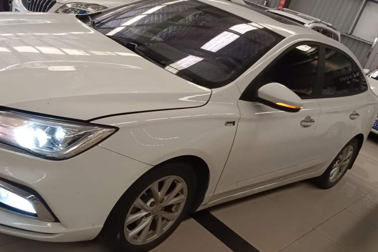 Used Roewe i5 2020 1.5L Automatic 4G Connected Linghao Edition
