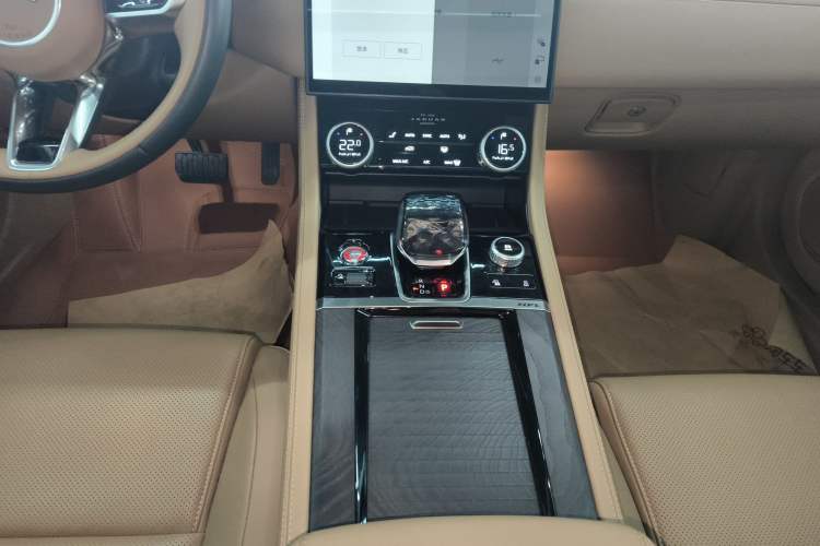 Used Jaguar XFL 2024 2.0T P250 Two-Wheel Drive Prestige Luxury Edition
