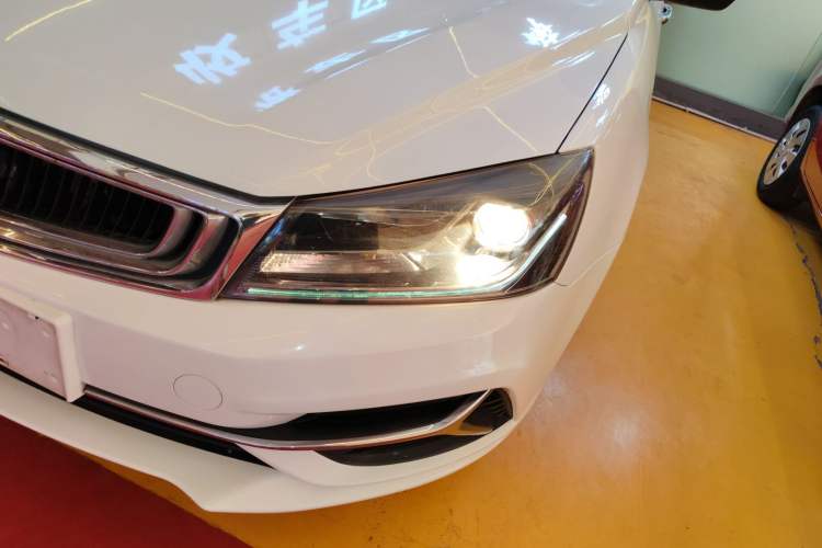 Used Geely Auto Emgrand 2019 Leading Edition 1.5L CVT Luxury Model China VI Standard
