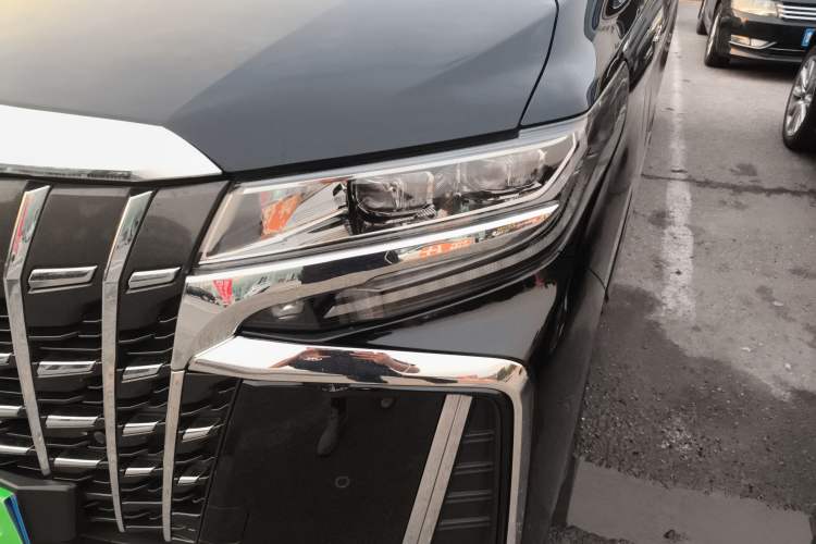 Used Toyota Alphard 2021 Dual-Engine 2.5L Luxury Edition
