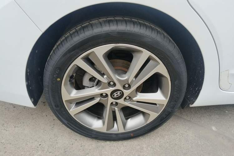 Used Hyundai Elantra 2016 1.6L Automatic ZhiXuan – Elite Version
