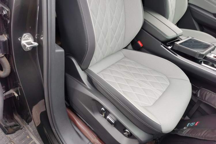 Used Volkswagen Talagon 2024 Facelifted 380TSI All-Wheel Drive R-Line Cruise Premium Edition
