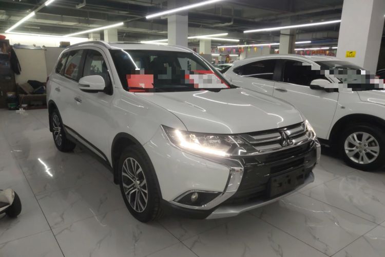 Used Mitsubishi Outlander 2016 2.4L 4x4 Luxury Edition 7-Seater