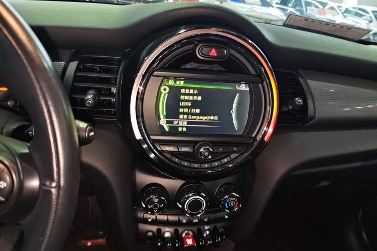 Used  MINI 2016 1.5T COOPER Five-Door Edition
