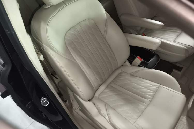 Used Buick GL8 2021 Avenir Aivia 7-Seater Luxury Edition
