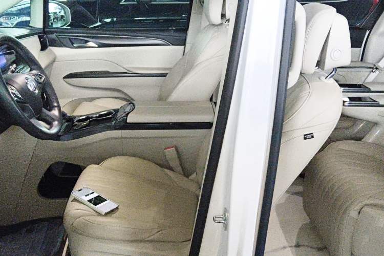 Used Buick GL8 2023 ES Lu Zun Comfort Model
