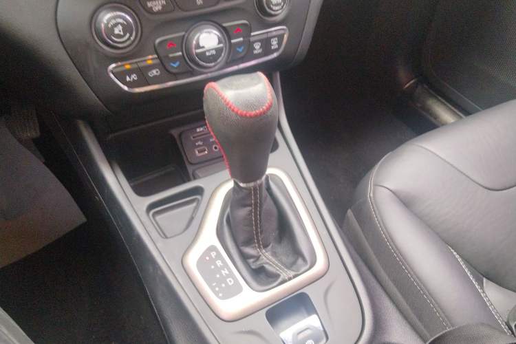 Used  Cherokee 2016 2.0L Superior Edition
