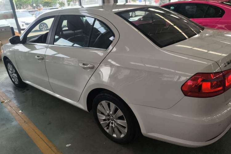 Used Volkswagen Lavida 2013 Restyled Classic 1.6L Automatic Comfort Edition
