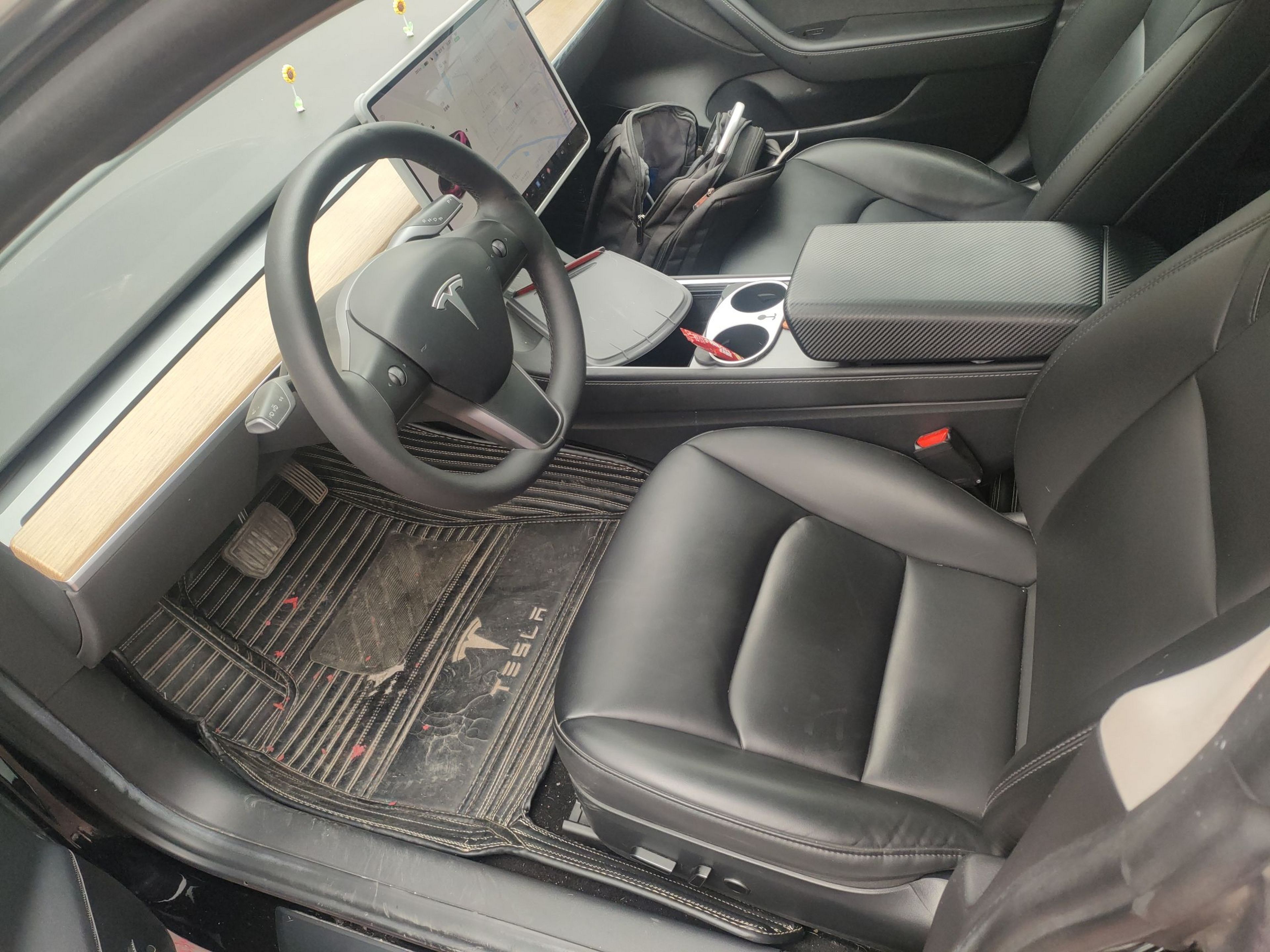 Переднее сиденье в автомобиле