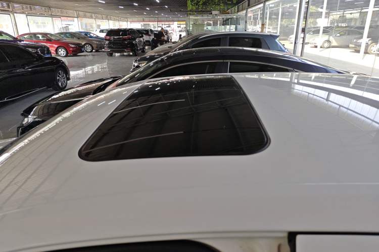 Used Volkswagen Lavida 2015 1.6L Automatic Comfort Edition
